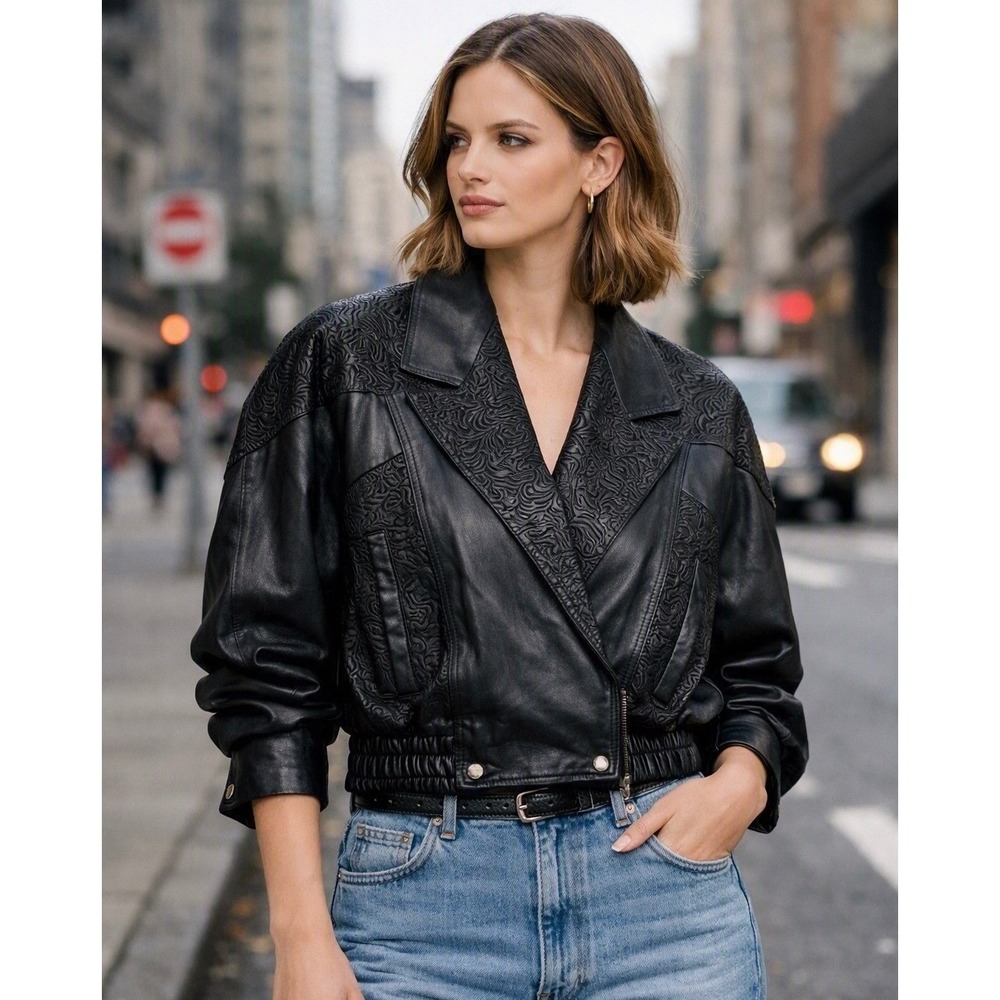 Vintage 80s Women's Black Leather Jacket Short Moto Embossed Retro Chic M